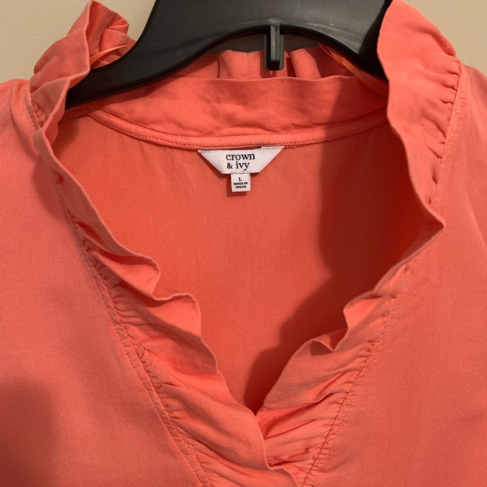 Crown & Ivy ruffled neck coral colored tank